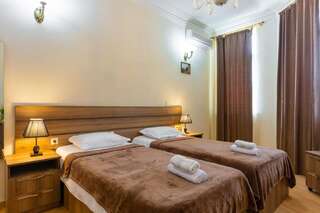 Отель Villa Tiflisi Тбилиси Двухместный номер с 1 кроватью или 2 отдельными кроватями и собственной ванной комнатой-3